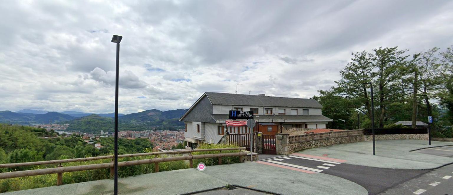 Hotel Artxanda Bilbao, Parking Gratuito En El Exterior Junto Al Hotel (Adults Only) Eksteriør bilde